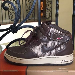 Nike Air Force 1 Mid Premium